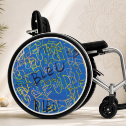 Bleu by Lynda